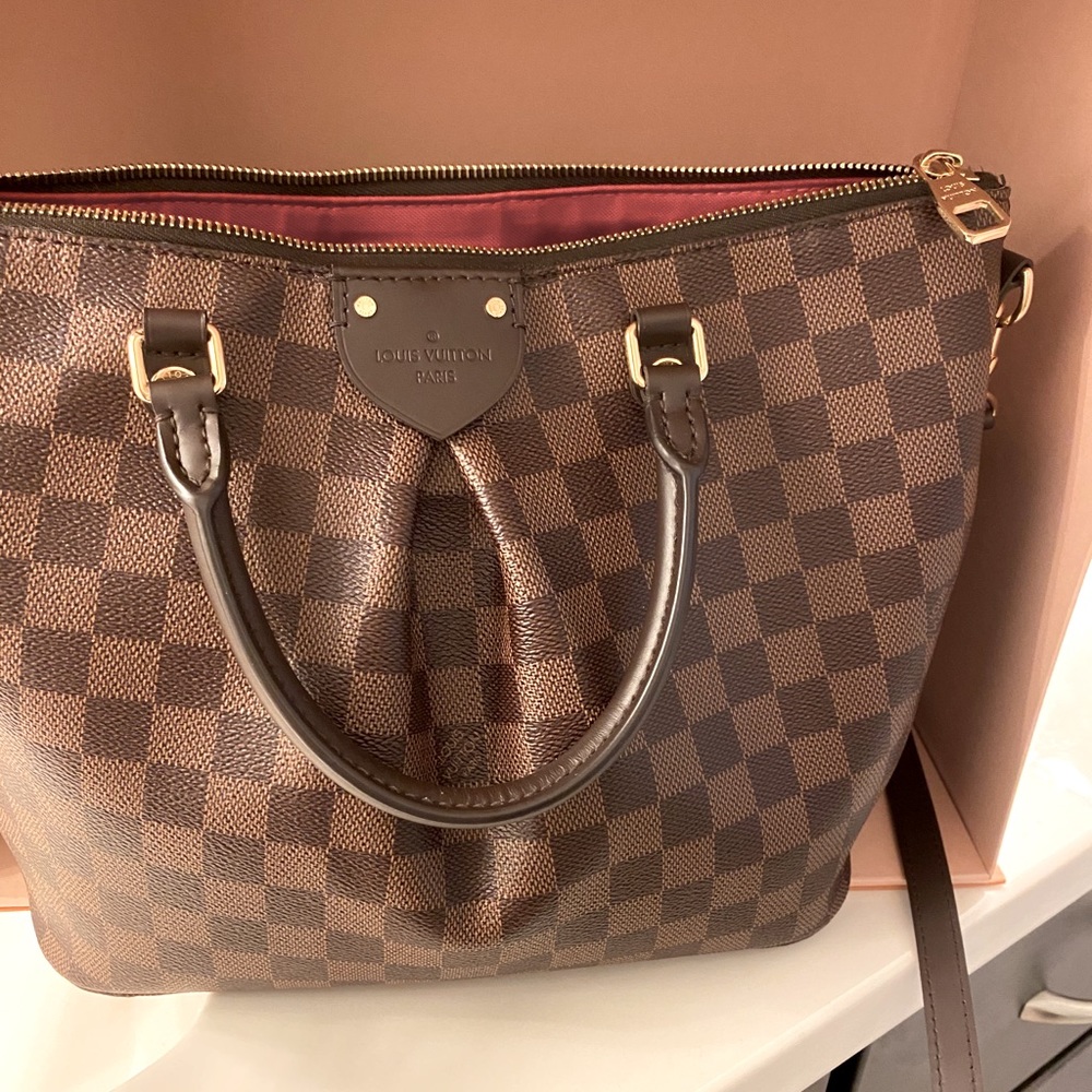 Ionic Manogram Bag LouisVuitton